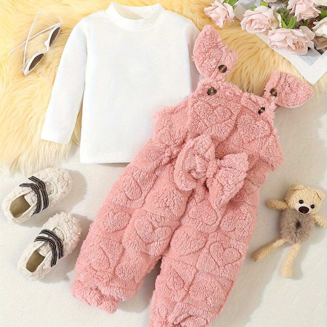 Adorable 2pcs Girls' Outfit Set - Cozy Long Sleeve Top & Heart Pattern Fleece Overalls with Bow Detail, Machine Washable, Perfect for Outdoor