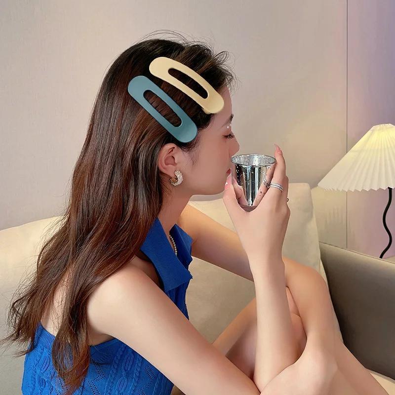 Elegant Matte Hair Clip for Women - Large, Non-Slip Side Bangs & Back Head Gripper, Solid Color, Durable Plastic