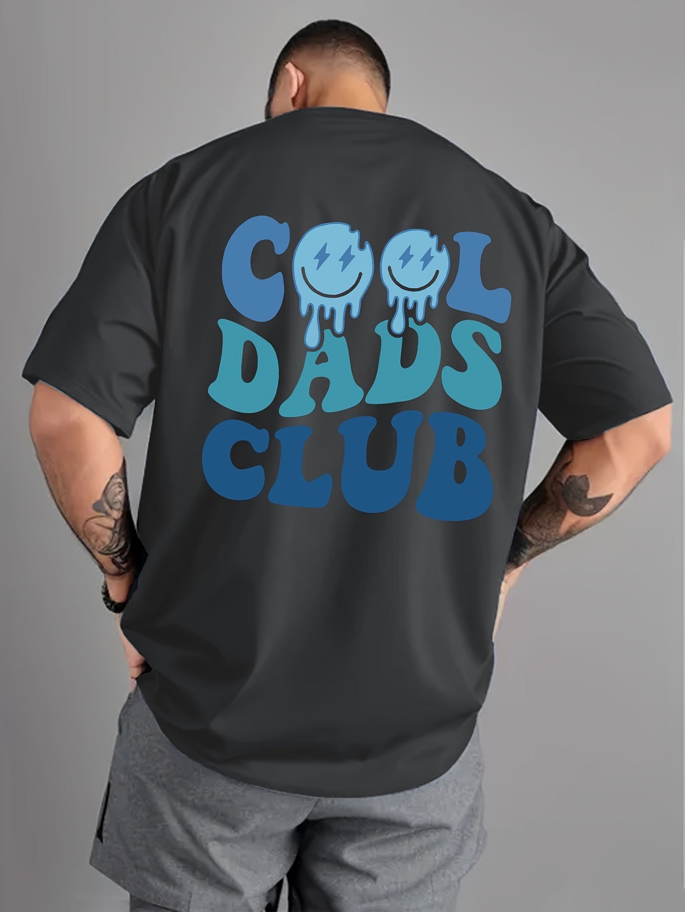 Men's Stylish Blue Cool Dad Club Letter Lightning Eye Smile Print, Lightweight Comfortable T-Shirt, Gift for Father, Friend, Christmas Present, Breathable Casual Versatile Short-Sleeve Tee for Hiking and Fishing