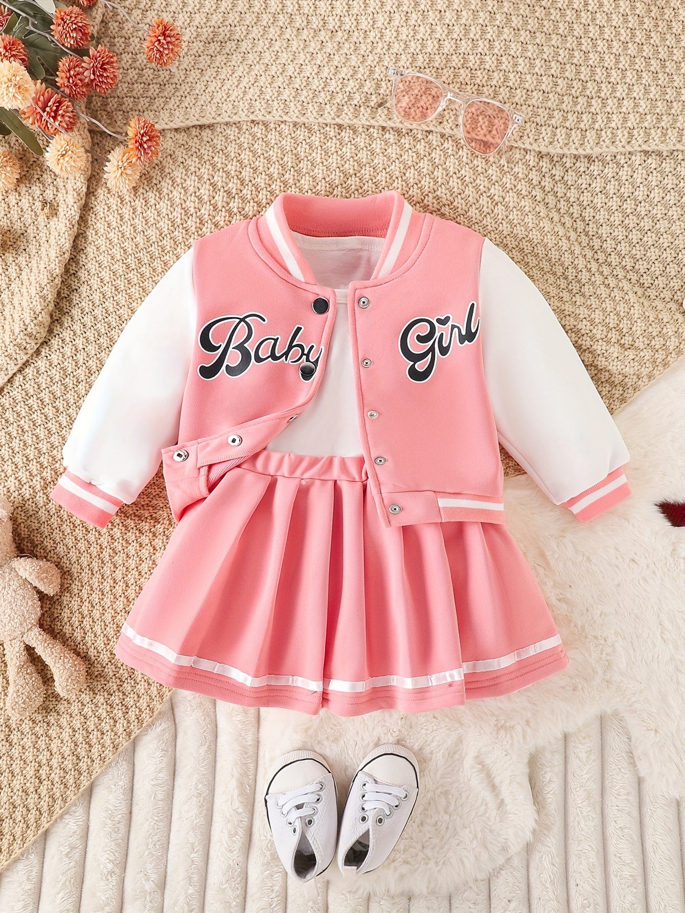 Girls' American Style Patchwork Baseball Jacket & Preppy Pleated Skirt Set, Long Sleeve Crew Neck with Alphabet Applique, Knee-Length Regular Fit for Fall/Winter, Perfect for Outdoor