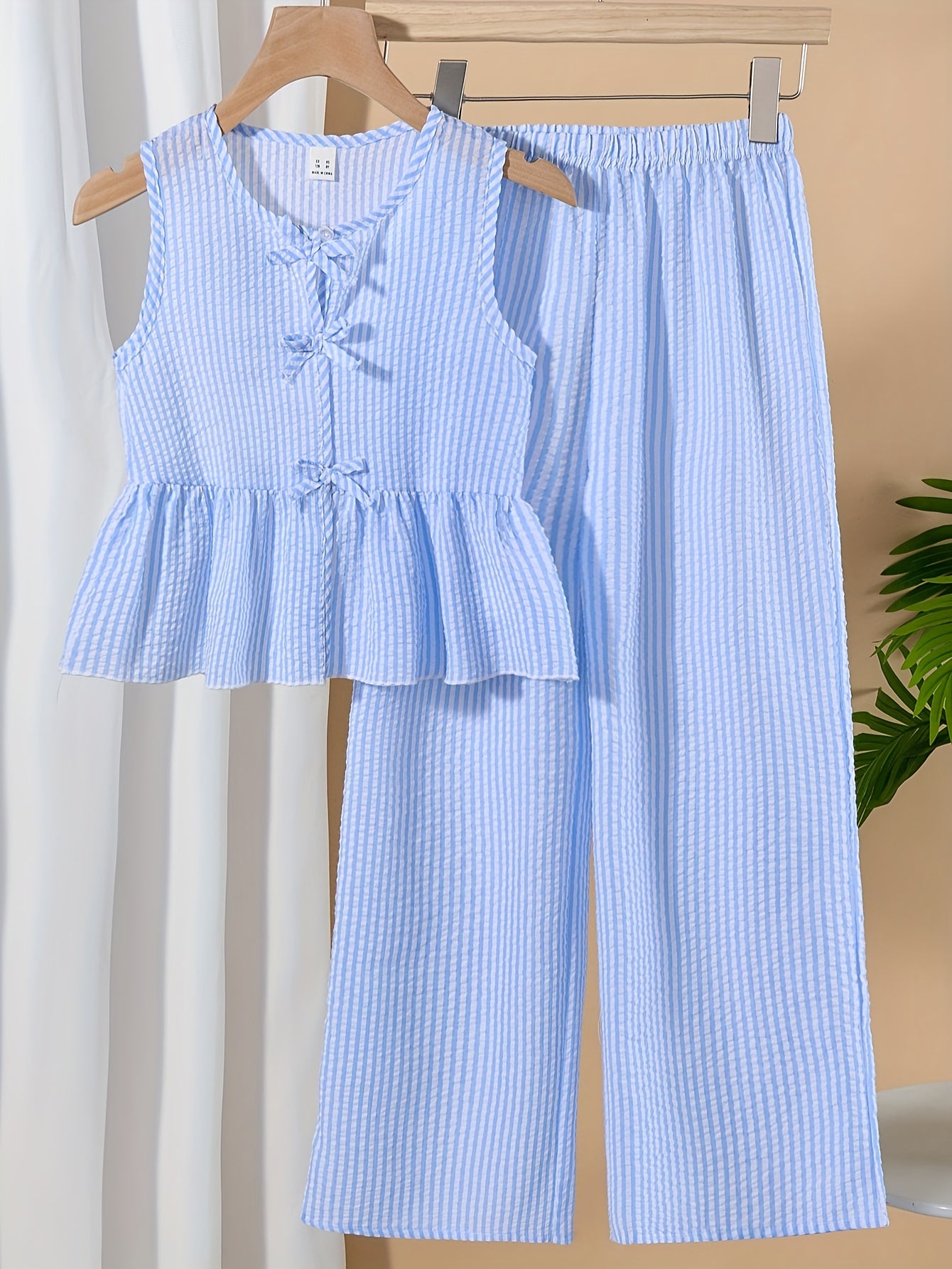 Girls' New Fashion Striped Ruffle Top + Casual Wide-Leg Pants Two-Piece Set, Perfect for Outdoor