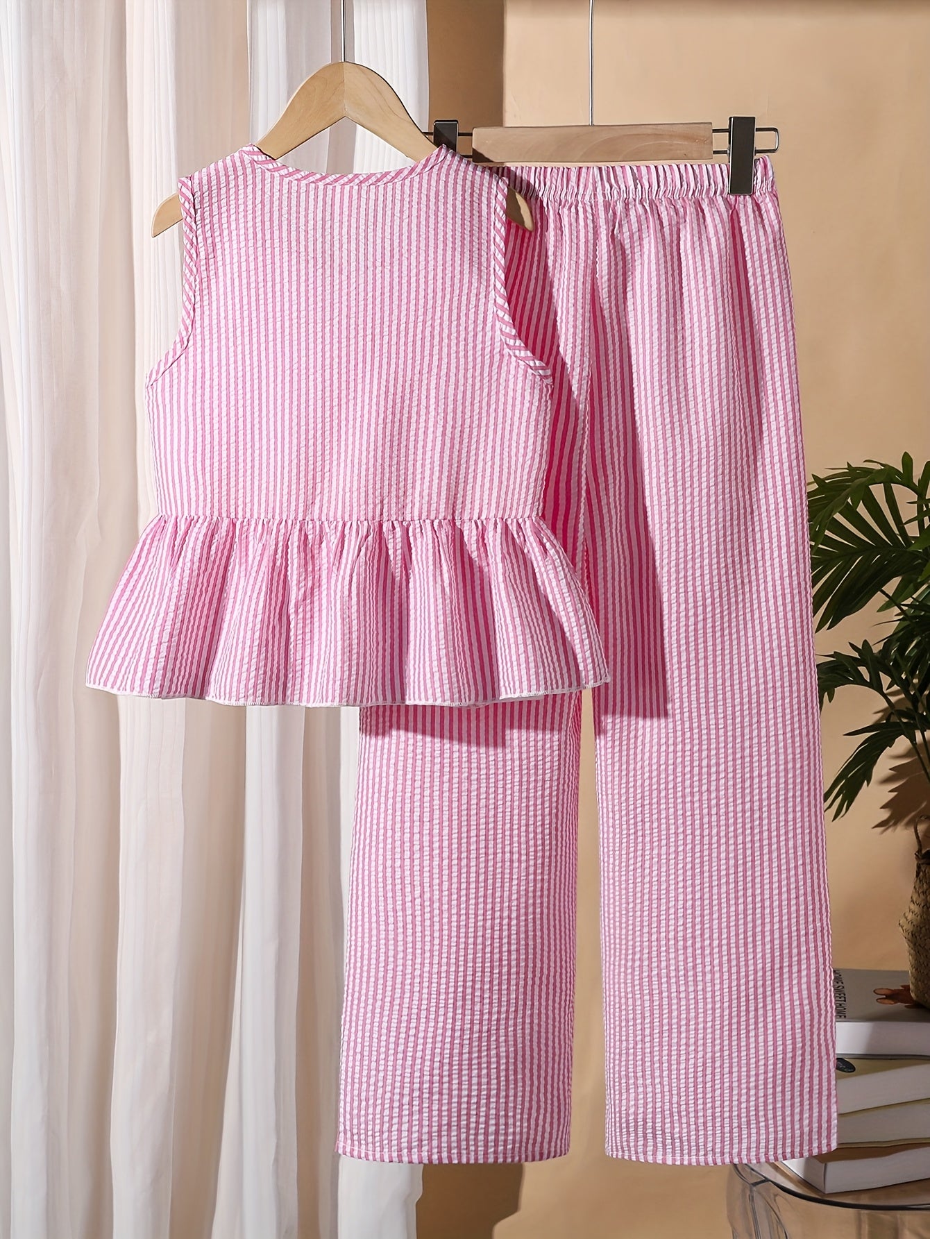 Girls' New Fashion Striped Ruffle Top + Casual Wide-Leg Pants Two-Piece Set, Perfect for Outdoor