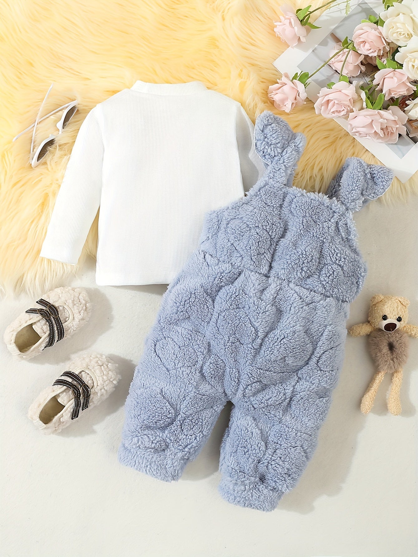 Adorable 2pcs Girls' Outfit Set - Cozy Long Sleeve Top & Heart Pattern Fleece Overalls with Bow Detail, Machine Washable, Perfect for Outdoor