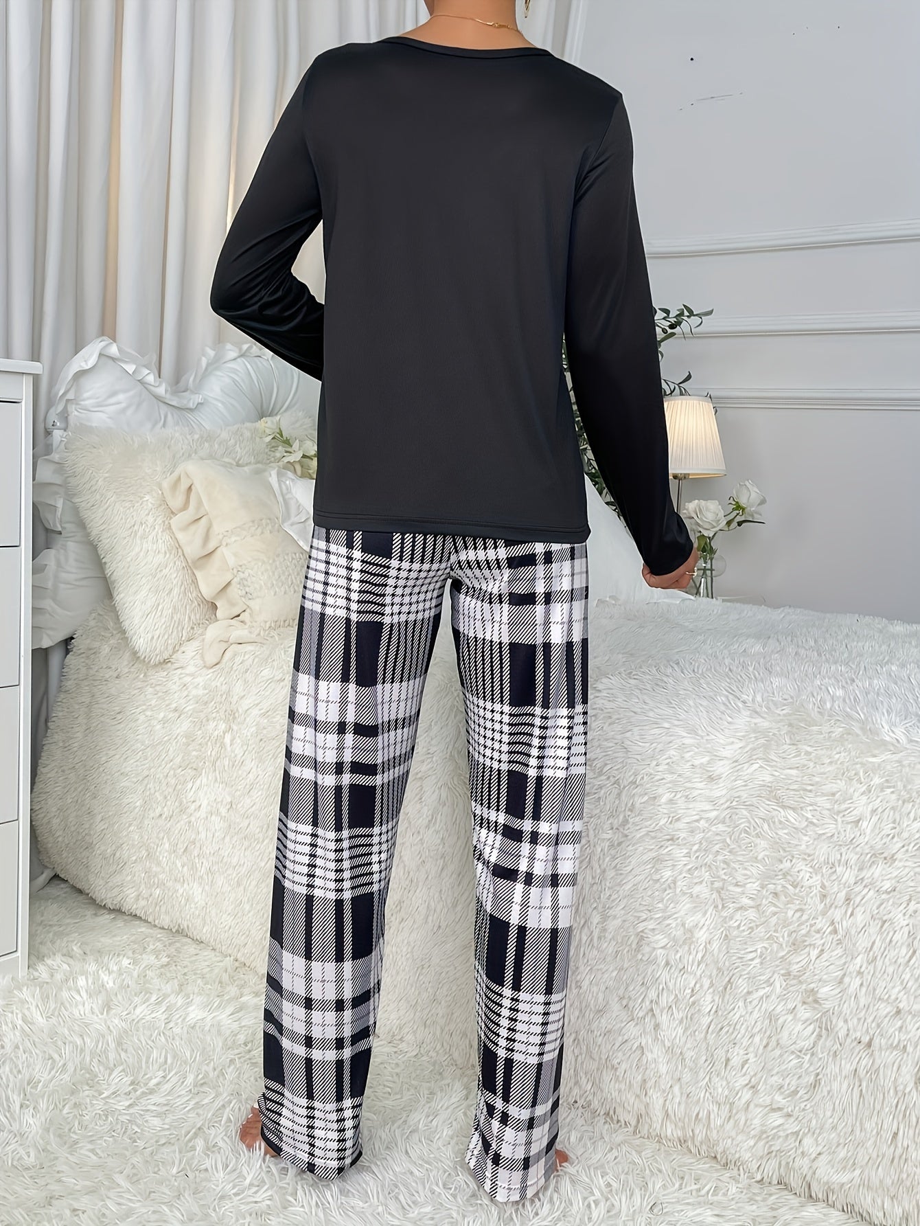 Cozy Heart Print Pajama Set - Soft Polyester Knit Fabric, Long Sleeve Crew Neck Top with Adorable Bow Detail, Plaid Pants for Fall/Winter, Comfortable Sleepwear Two-Piece Outfit for Women