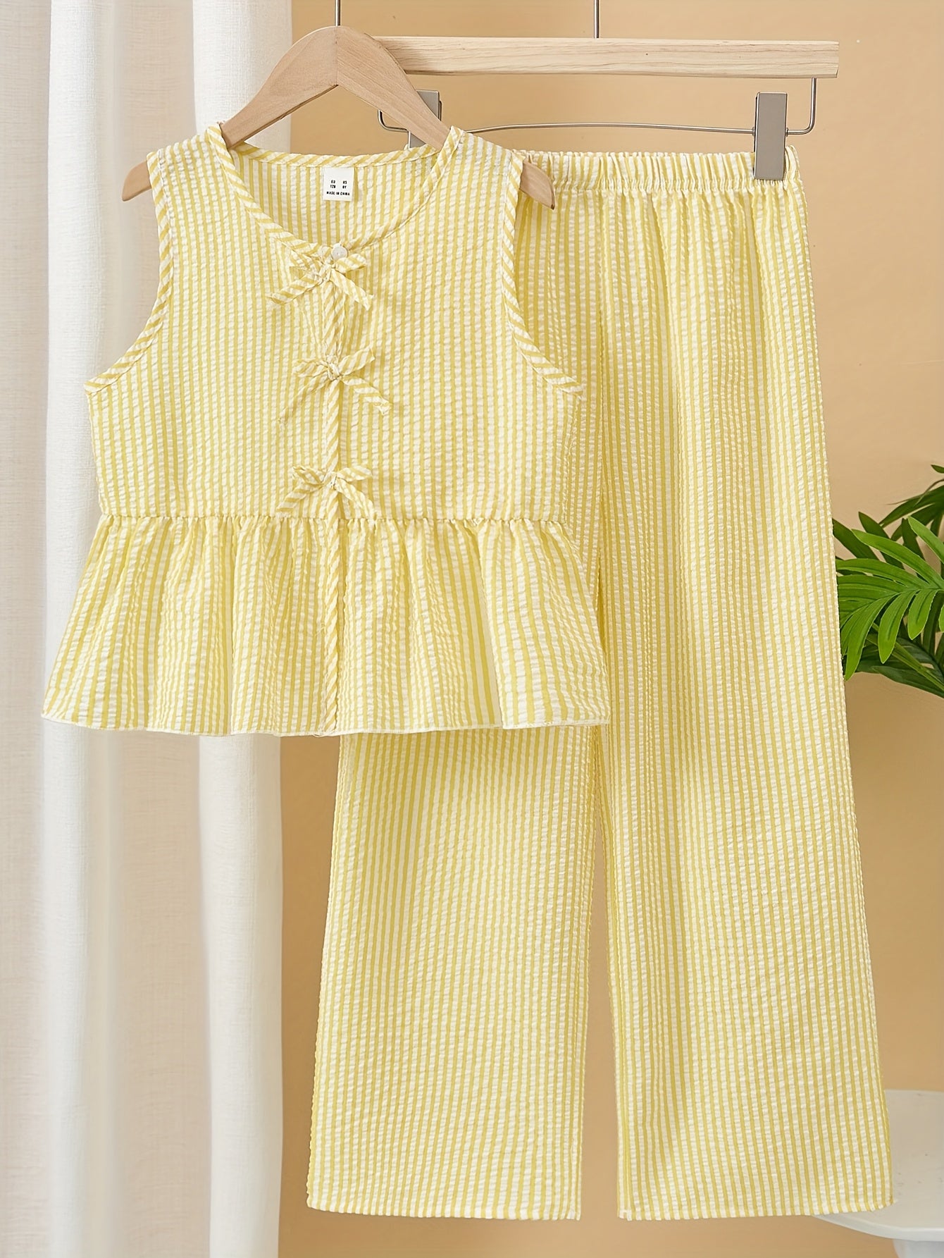 Girls' New Fashion Striped Ruffle Top + Casual Wide-Leg Pants Two-Piece Set, Perfect for Outdoor