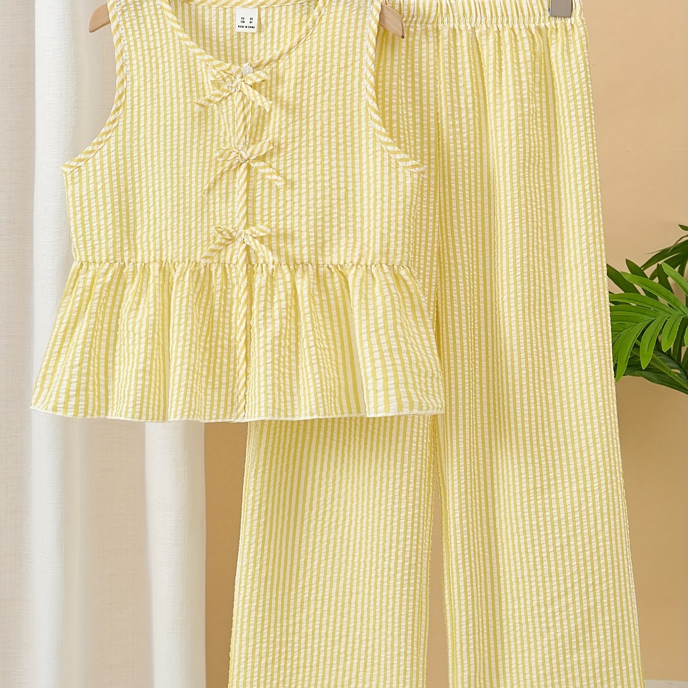 Girls' New Fashion Striped Ruffle Top + Casual Wide-Leg Pants Two-Piece Set, Perfect for Outdoor