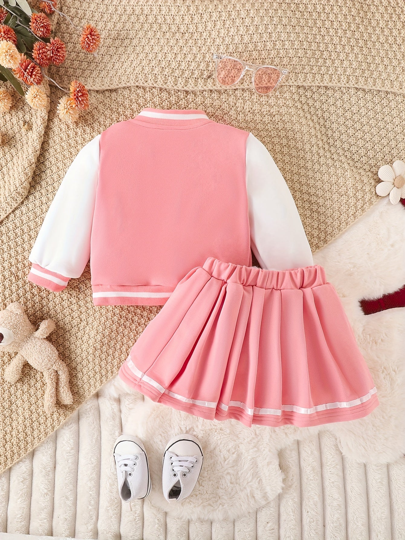 Girls' American Style Patchwork Baseball Jacket & Preppy Pleated Skirt Set, Long Sleeve Crew Neck with Alphabet Applique, Knee-Length Regular Fit for Fall/Winter, Perfect for Outdoor