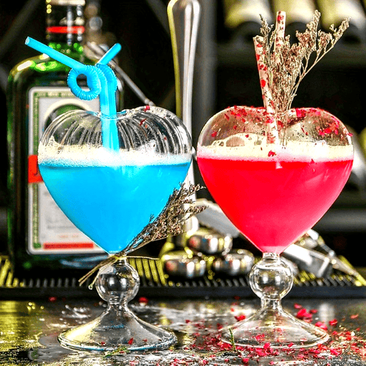 Elegant, Romantic Heart-Shaped Crystal Cocktail Glass with Matching Straw - Perfect for Martini, Wine, Juice & Whiskey - Ideal Home Bar Accessory & Party Gift