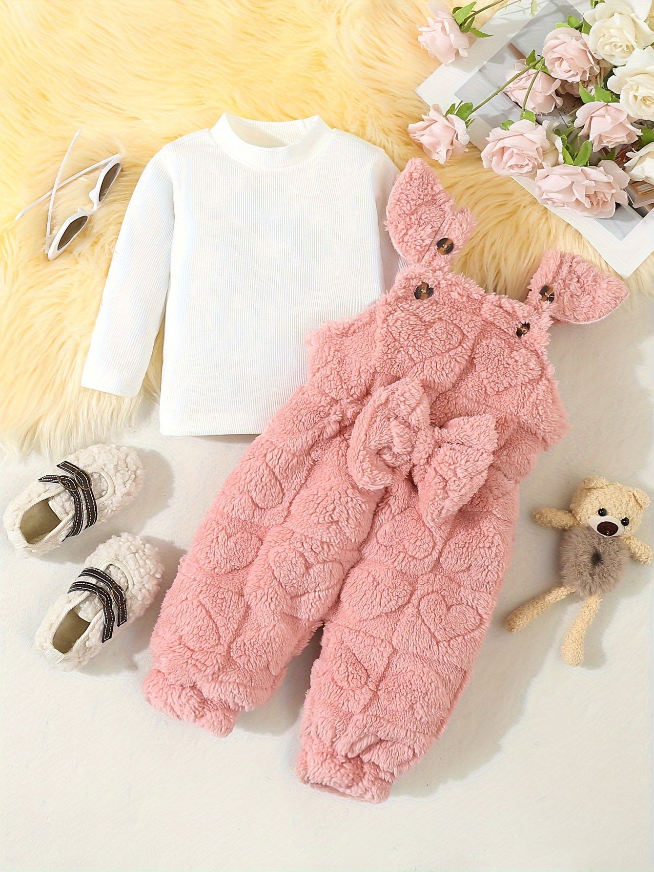 Adorable 2pcs Girls' Outfit Set - Cozy Long Sleeve Top & Heart Pattern Fleece Overalls with Bow Detail, Machine Washable, Perfect for Outdoor