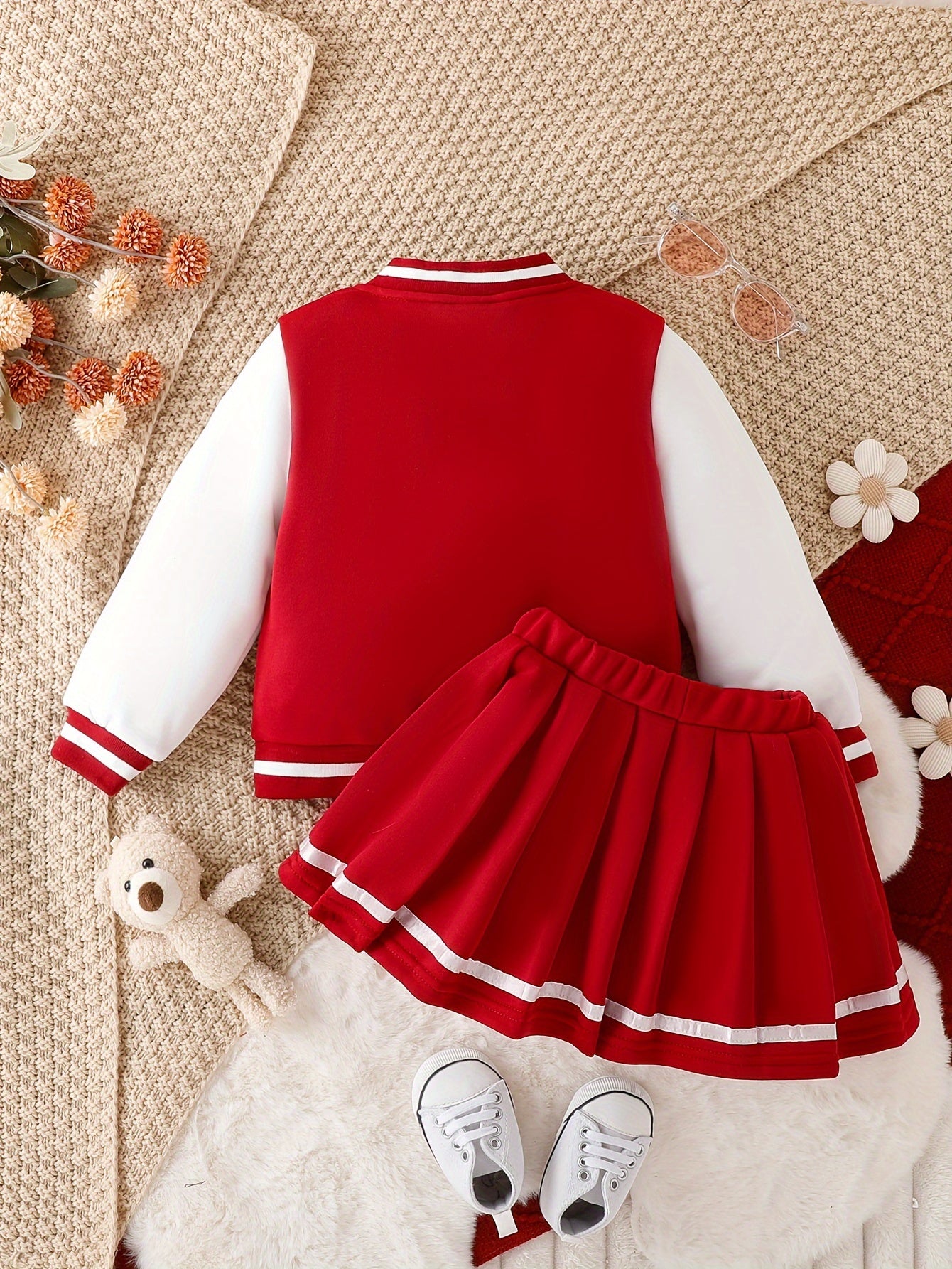 Girls' American Style Patchwork Baseball Jacket & Preppy Pleated Skirt Set, Long Sleeve Crew Neck with Alphabet Applique, Knee-Length Regular Fit for Fall/Winter, Perfect for Outdoor
