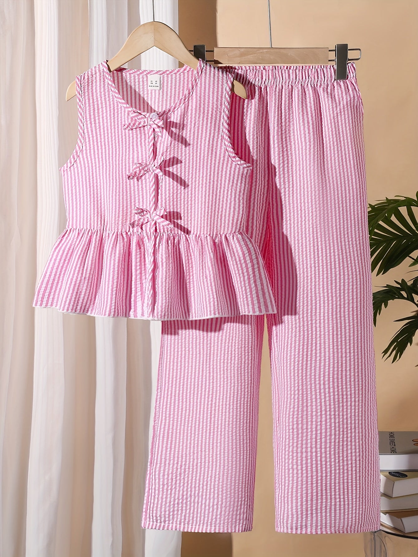Girls' New Fashion Striped Ruffle Top + Casual Wide-Leg Pants Two-Piece Set, Perfect for Outdoor