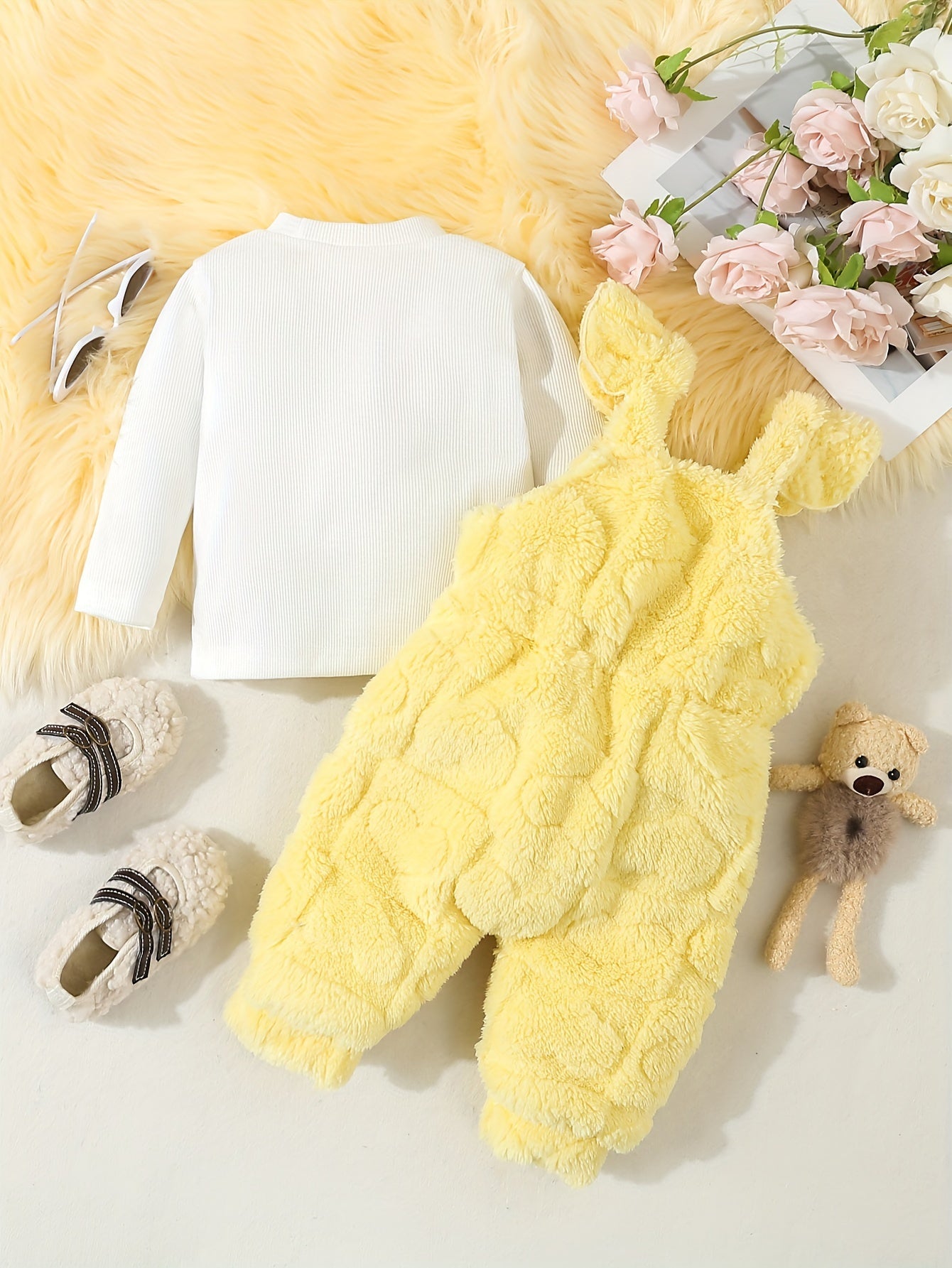 Adorable 2pcs Girls' Outfit Set - Cozy Long Sleeve Top & Heart Pattern Fleece Overalls with Bow Detail, Machine Washable, Perfect for Outdoor