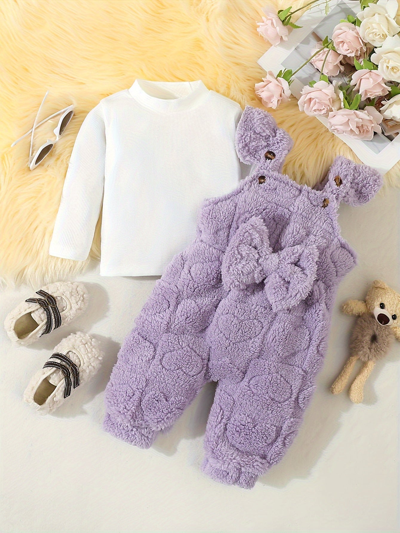 Adorable 2pcs Girls' Outfit Set - Cozy Long Sleeve Top & Heart Pattern Fleece Overalls with Bow Detail, Machine Washable, Perfect for Outdoor