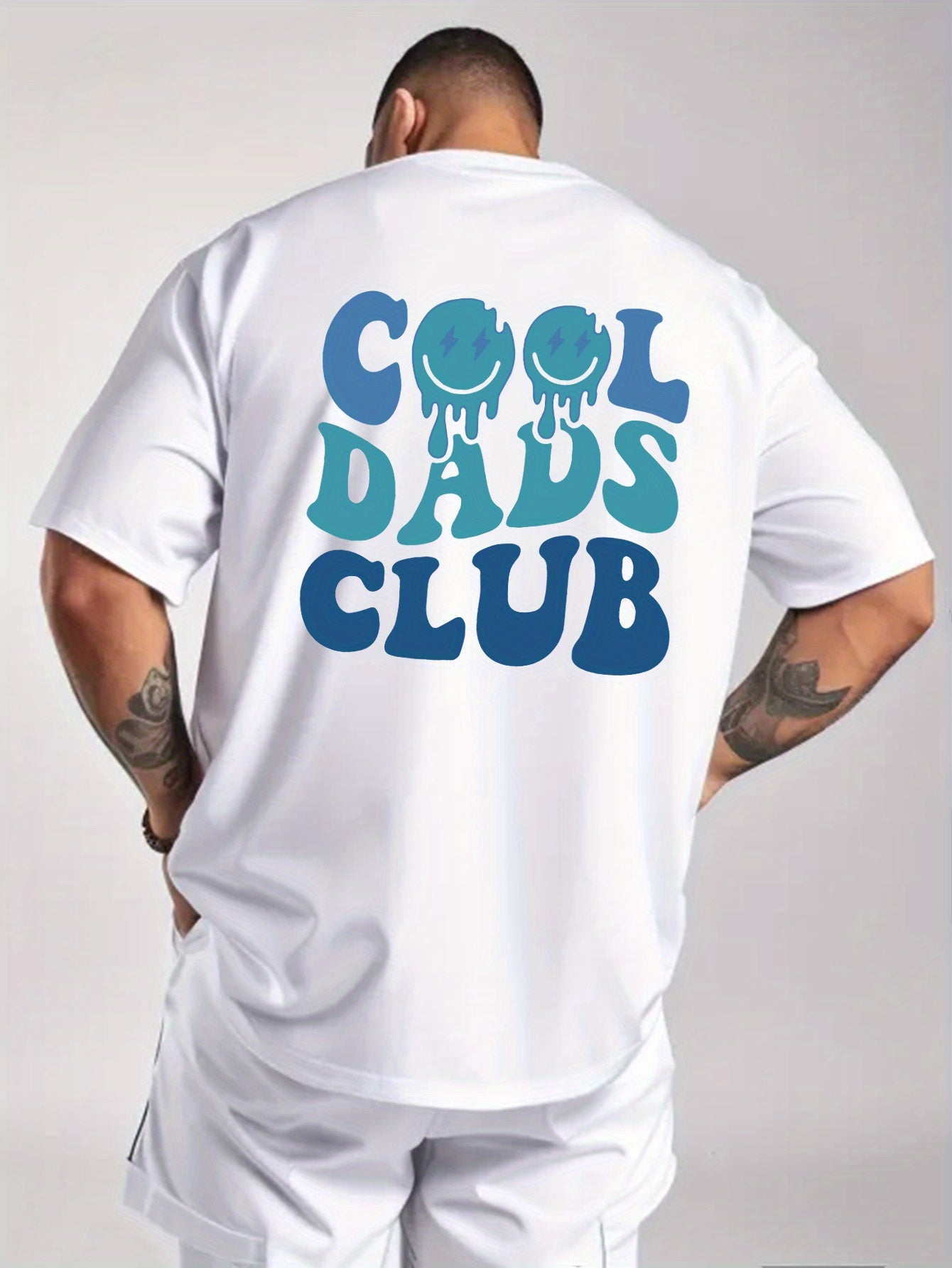 Men's Stylish Blue Cool Dad Club Letter Lightning Eye Smile Print, Lightweight Comfortable T-Shirt, Gift for Father, Friend, Christmas Present, Breathable Casual Versatile Short-Sleeve Tee for Hiking and Fishing