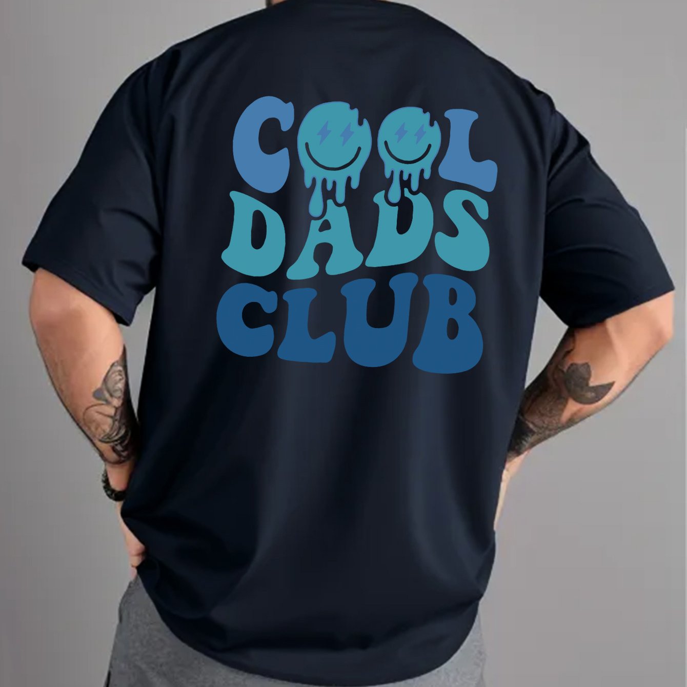 Men's Stylish Blue Cool Dad Club Letter Lightning Eye Smile Print, Lightweight Comfortable T-Shirt, Gift for Father, Friend, Christmas Present, Breathable Casual Versatile Short-Sleeve Tee for Hiking and Fishing