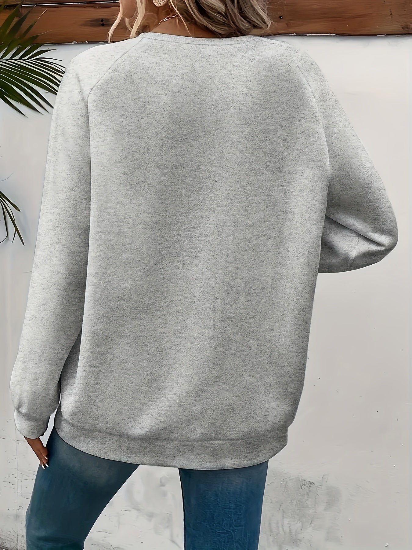 Milano Chic Print Pullover Sweatshirt - Fashion Sweatshirts for Women - Soft, Casual, Long Sleeve, Crew Neck, Fall and Winter Essential, Comfortable Women's Clothing