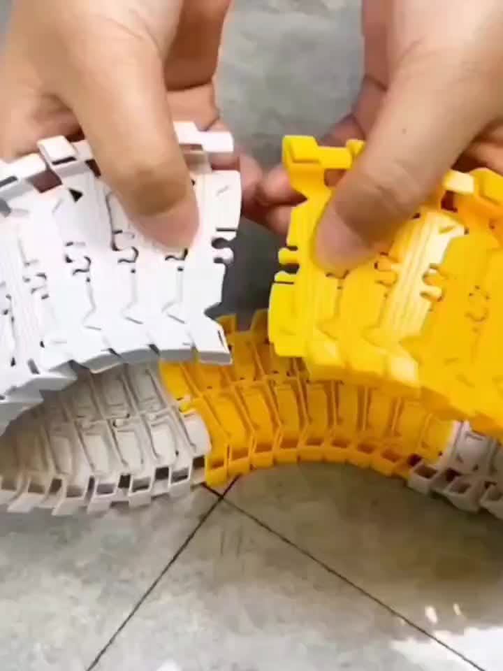 [STEM DIY Train Set] STEM Educational Battery-Powered DIY Construction Vehicle Train Set | Plastic Building Kit with Electric Track | for Ages 3-6, Ideal Christmas and Thanksgiving Gifts