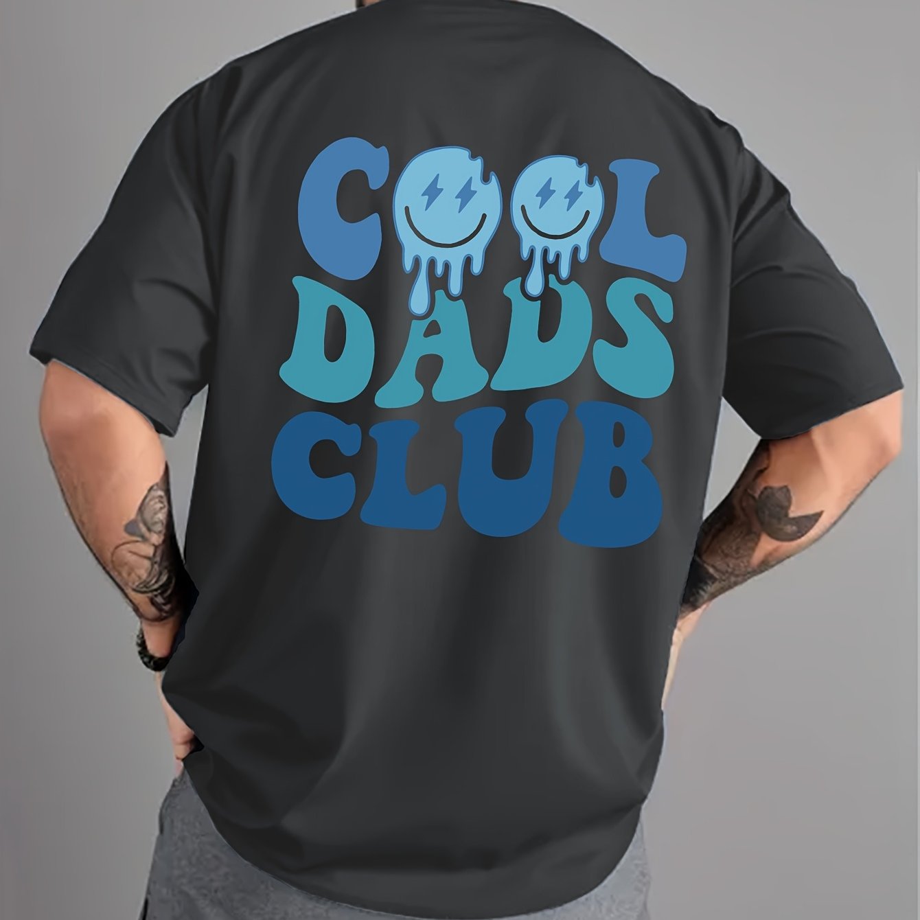 Men's Stylish Blue Cool Dad Club Letter Lightning Eye Smile Print, Lightweight Comfortable T-Shirt, Gift for Father, Friend, Christmas Present, Breathable Casual Versatile Short-Sleeve Tee for Hiking and Fishing