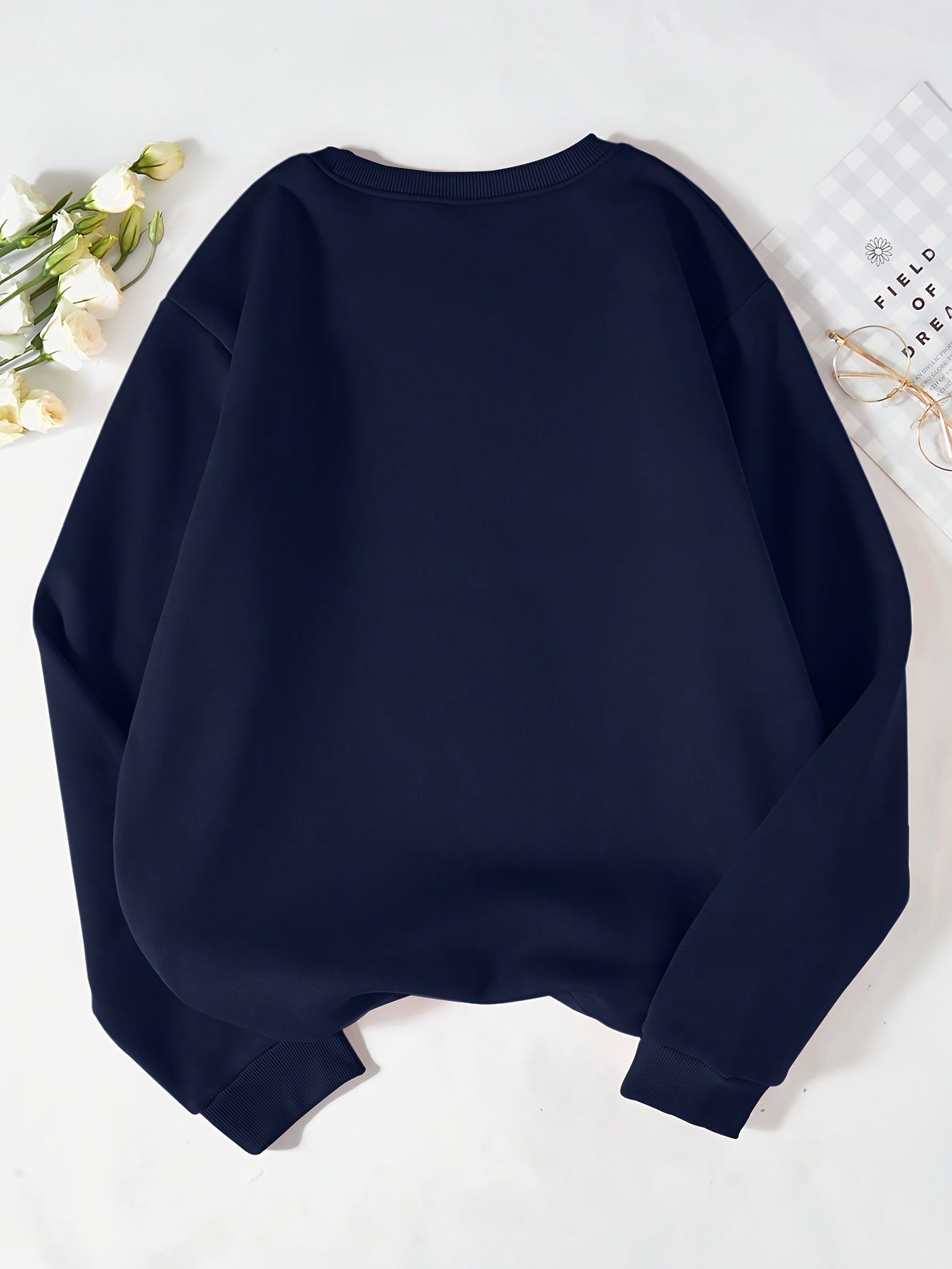 Women's New York 1624 Graphic Plush-Lined Sweatshirt - Patriotic NYC Skyline & American Flag Print, Cozy Round Neck Long Sleeve Pullover for Fall Winter Casual Wear, Comfortable Hline