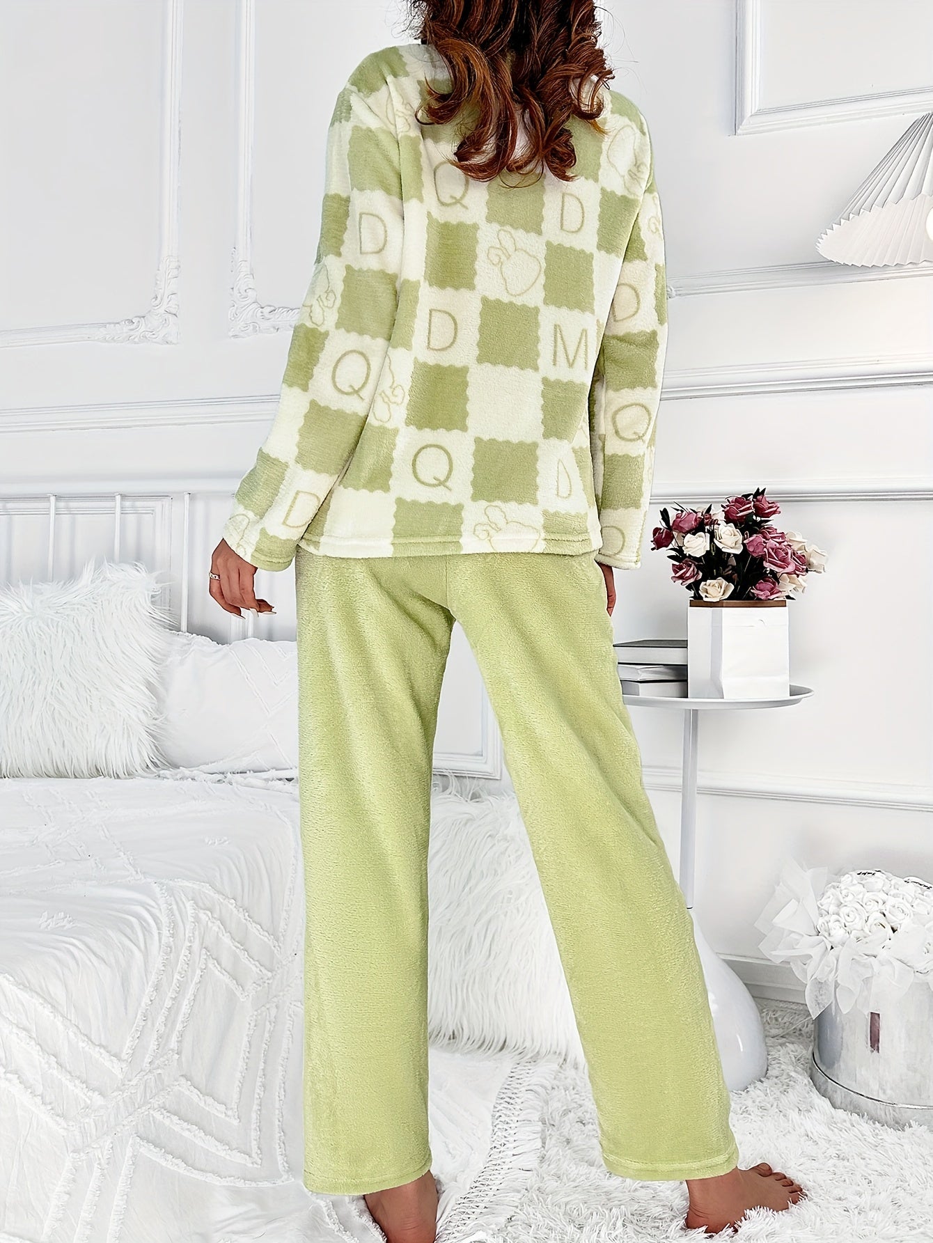 Autumn and Winter Flannel Women's Loungewear Set, Warm Light Beige-Friendly Long-Sleeve Pants for Ladies