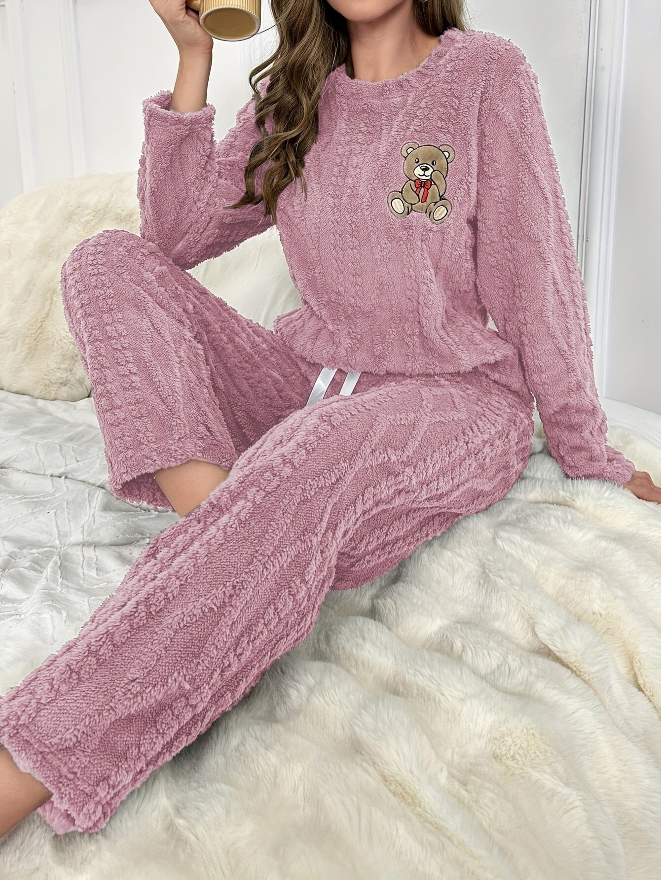 [Plush Pajamas] Autumn Winter Plush Pajamas for Women | Thickened Coral Velvet Long Sleeve Top with Round Neck, Pants Set, Cute Bear Embroidery Cartoon Warm Suit, Comfortable Casual Outfit