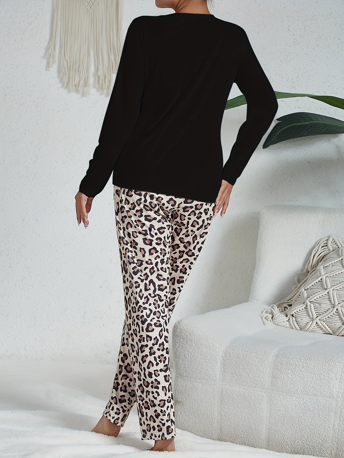 Womens Cozy Leopard Print Pajama Set - Comfy Long Sleeve Top with Heart Accent, Soft Pajama Pants - Ideal for Lounge & Sleep
