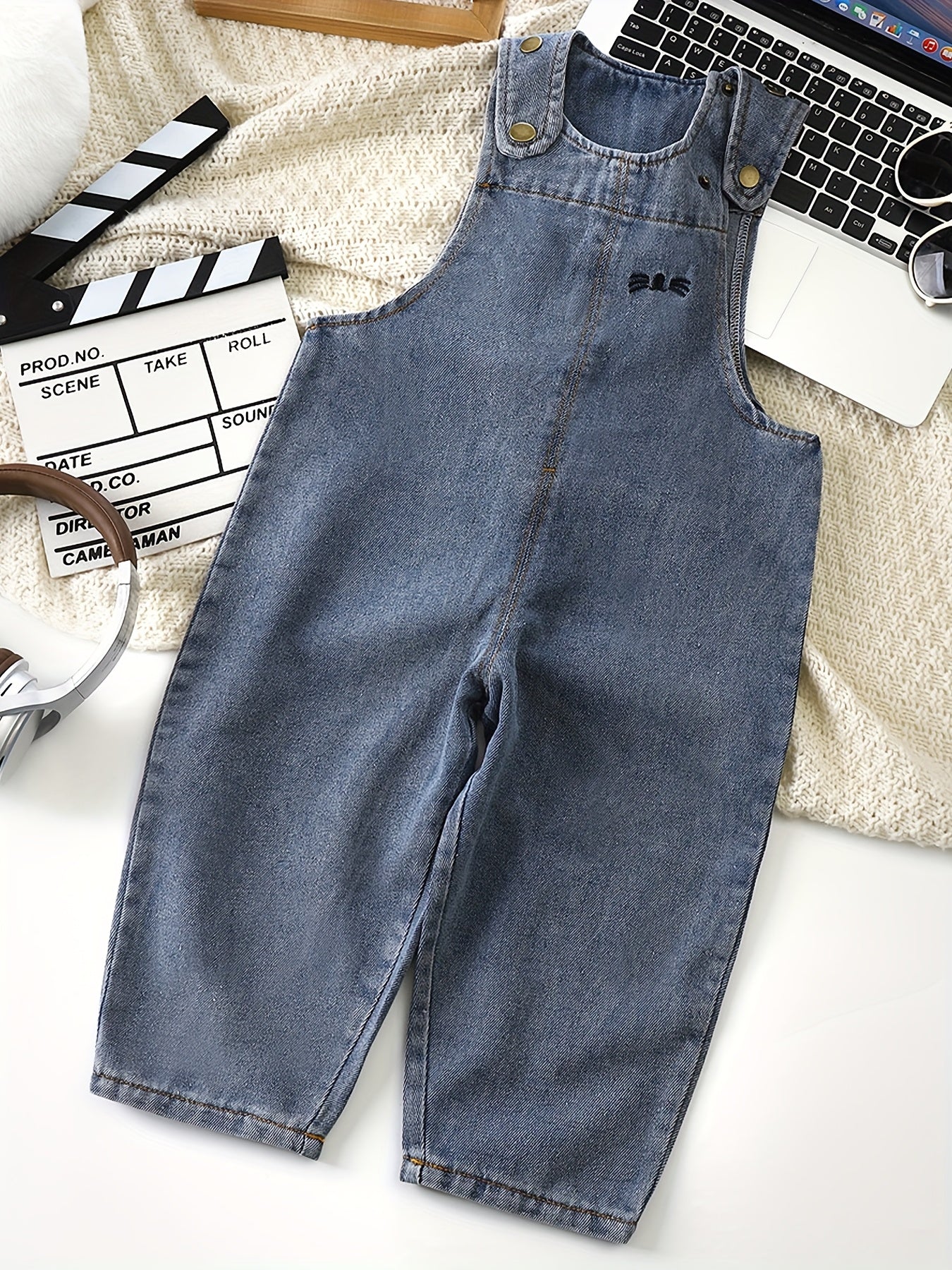 [Light Blue Denim Overalls Casual] Adorable Youngsters' Light Blue Denim Overalls with Rabbit Ear Details - Casual, Loose Fit for Spring & Autumn, Machine Washable, Perfect for Outdoor