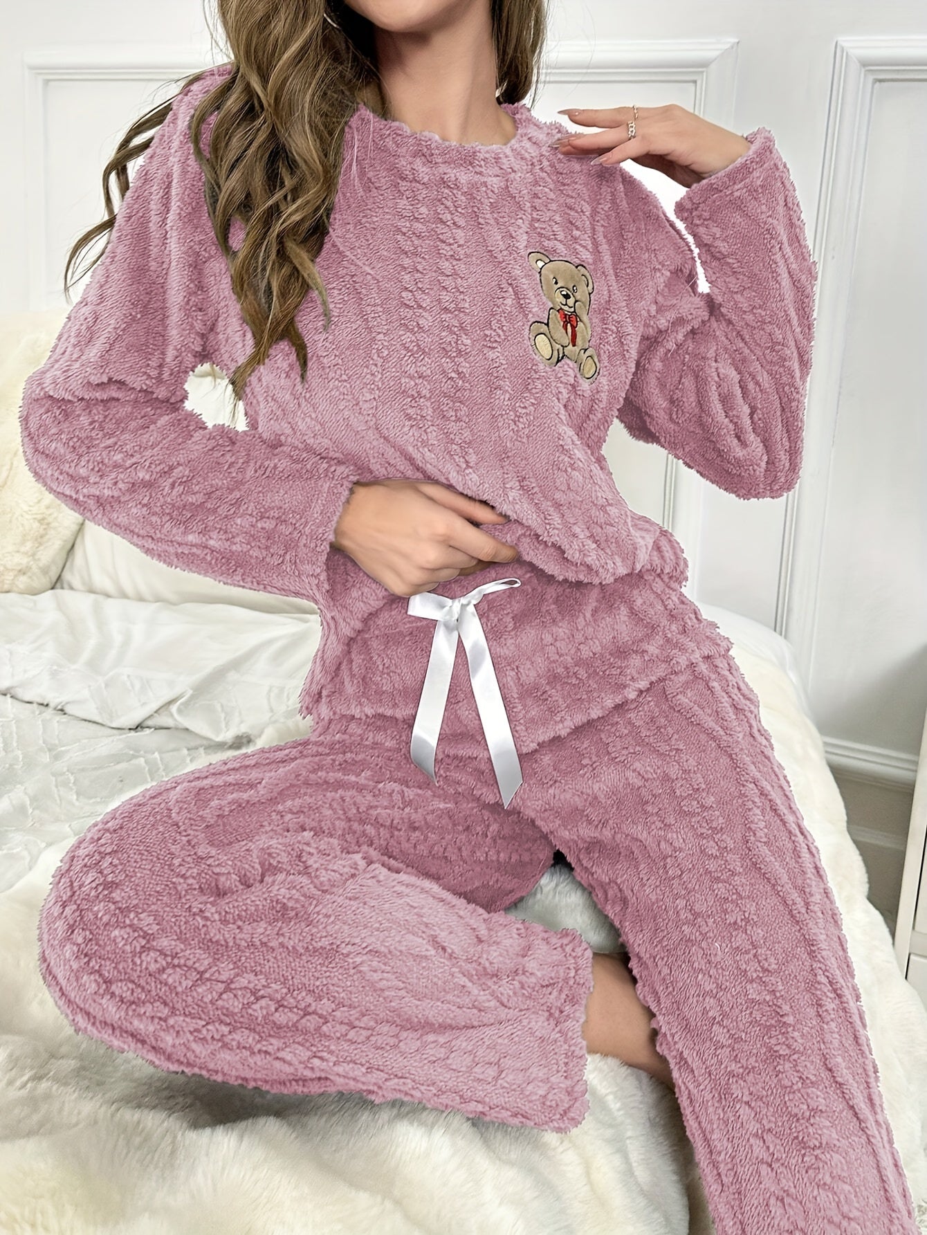 [Plush Pajamas] Autumn Winter Plush Pajamas for Women | Thickened Coral Velvet Long Sleeve Top with Round Neck, Pants Set, Cute Bear Embroidery Cartoon Warm Suit, Comfortable Casual Outfit