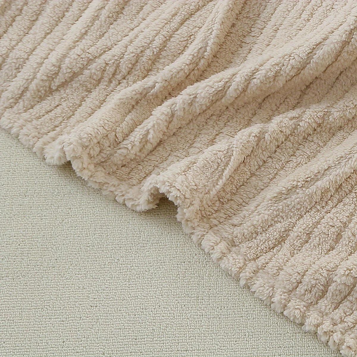 Baby shawl windproof and warm plush blanket outdoor baby cloak is the perfect gift for babies