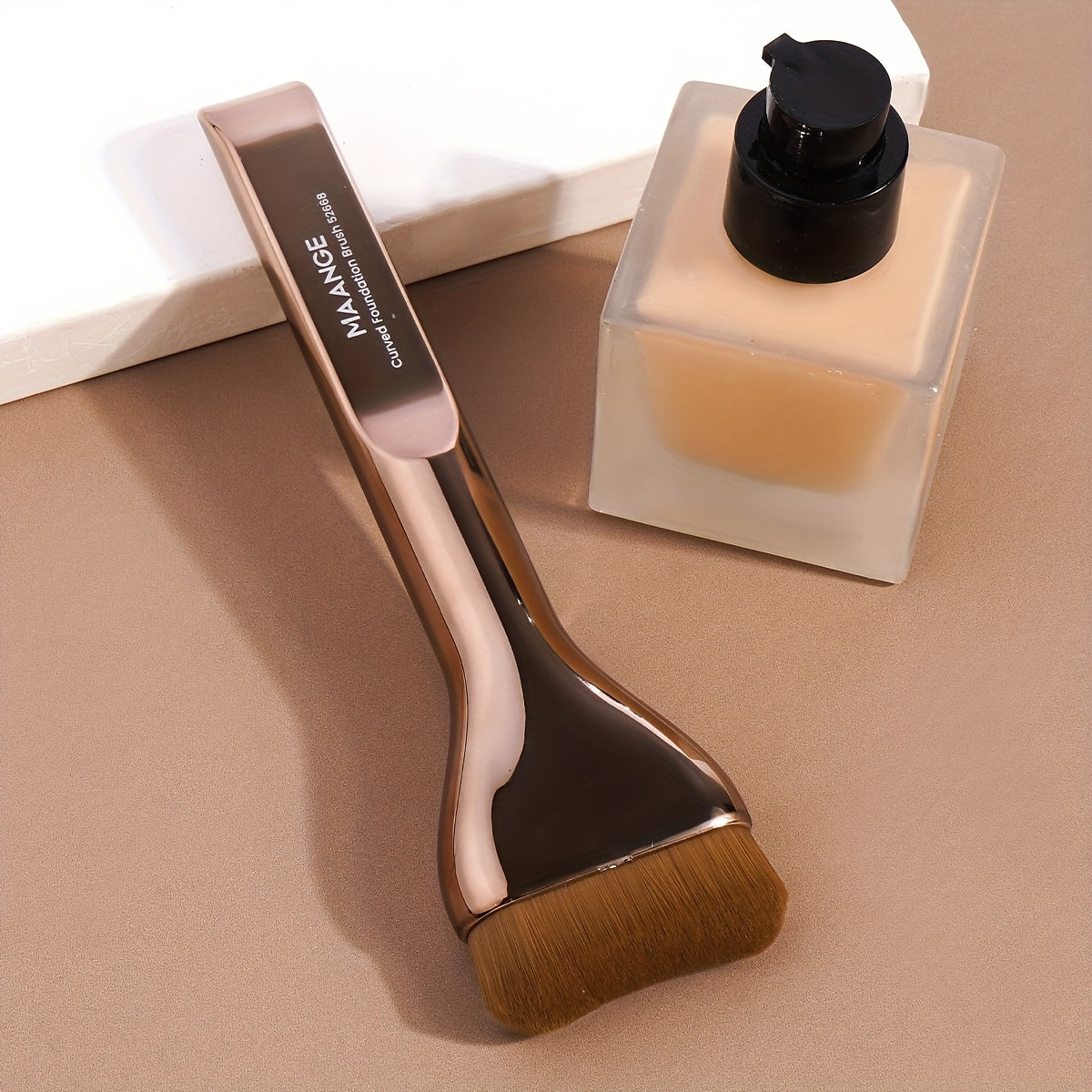 [MAANGE Makeup Brush] MAANGE Soft Nylon Foundation Brush - Travel-Friendly Makeup Brush for Even Application, Metal Handle, Ideal for All Skin Types, Perfect Mother's Day Gift, Essential Makeup Brush