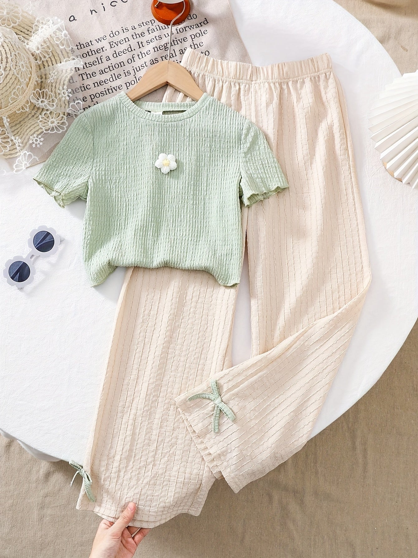[Girls' Two-Piece Set] Girls' - Floral - Round Neck - Short Sleeve Top - Elastic Waist - Wide Leg Pants - Comfortable - Casual - Two-Piece Set - for Summer - Perfect - for Outdoor