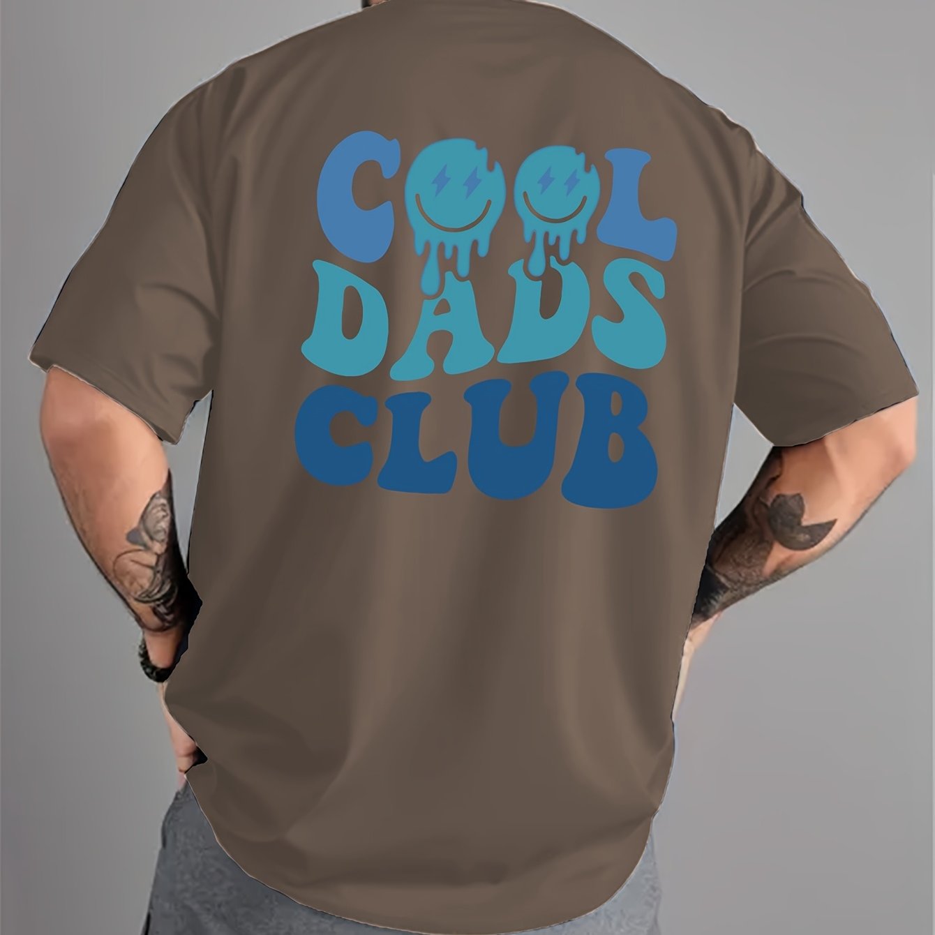 Men's Stylish Blue Cool Dad Club Letter Lightning Eye Smile Print, Lightweight Comfortable T-Shirt, Gift for Father, Friend, Christmas Present, Breathable Casual Versatile Short-Sleeve Tee for Hiking and Fishing