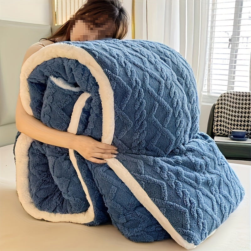 Soft and Thick Luxurious Taffeta Comforter - Machine Washable for All Seasons - Perfect for Bedroom, Guest Room, and Hotel Use
