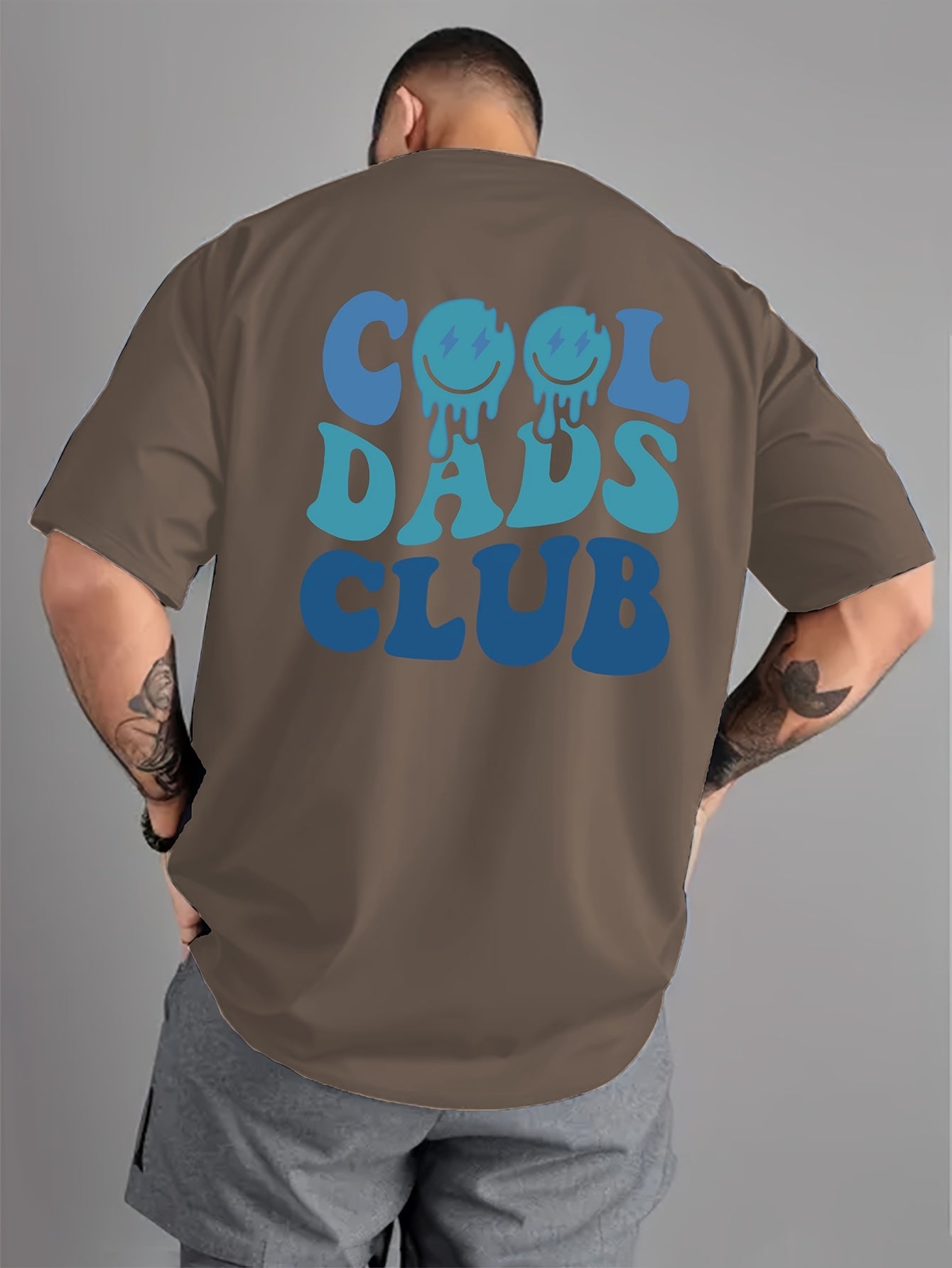 Men's Stylish Blue Cool Dad Club Letter Lightning Eye Smile Print, Lightweight Comfortable T-Shirt, Gift for Father, Friend, Christmas Present, Breathable Casual Versatile Short-Sleeve Tee for Hiking and Fishing