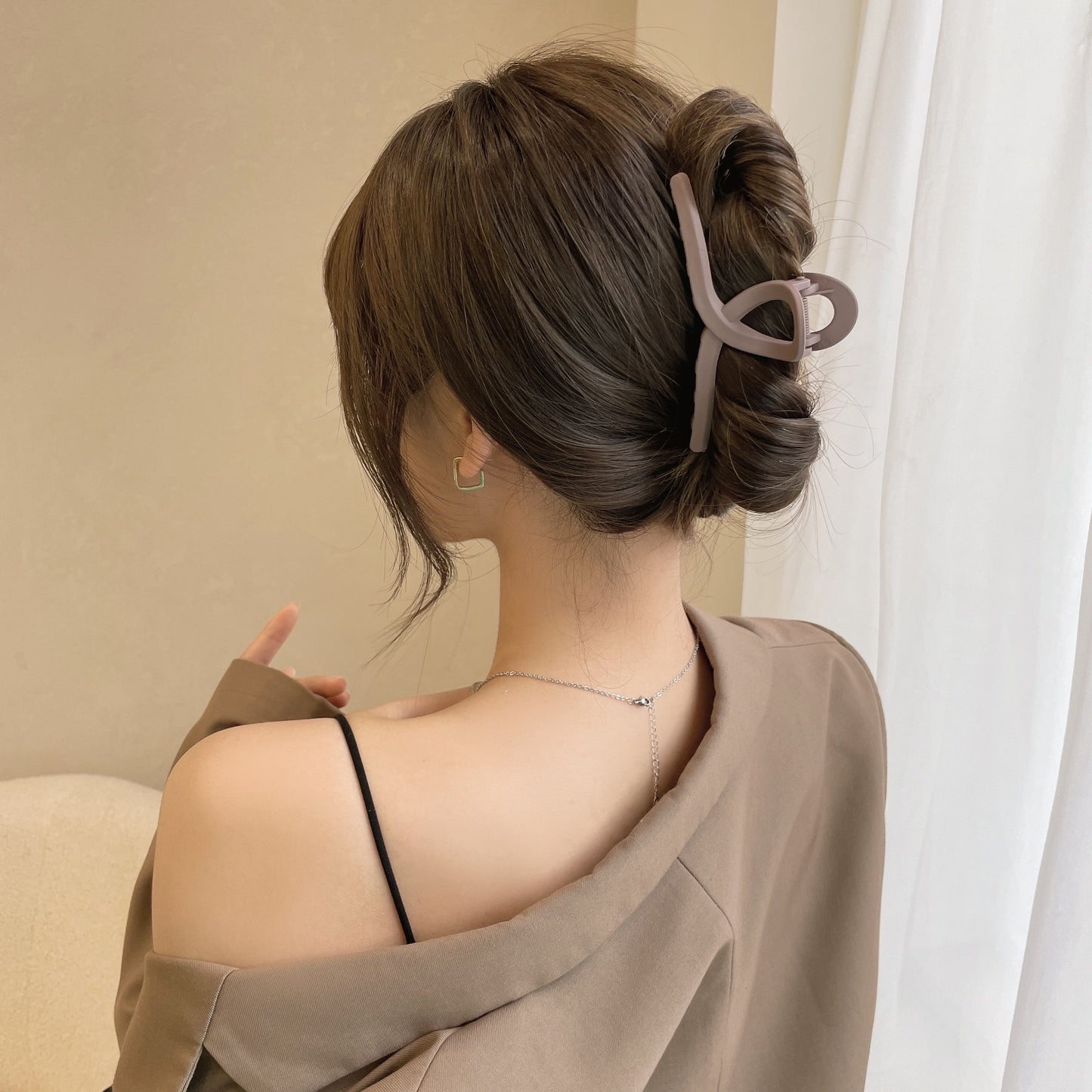 Winter Plush Large Claw Clip for Women's Hair New Style Girl's Curly Hair Shark Clip Hair Accessory