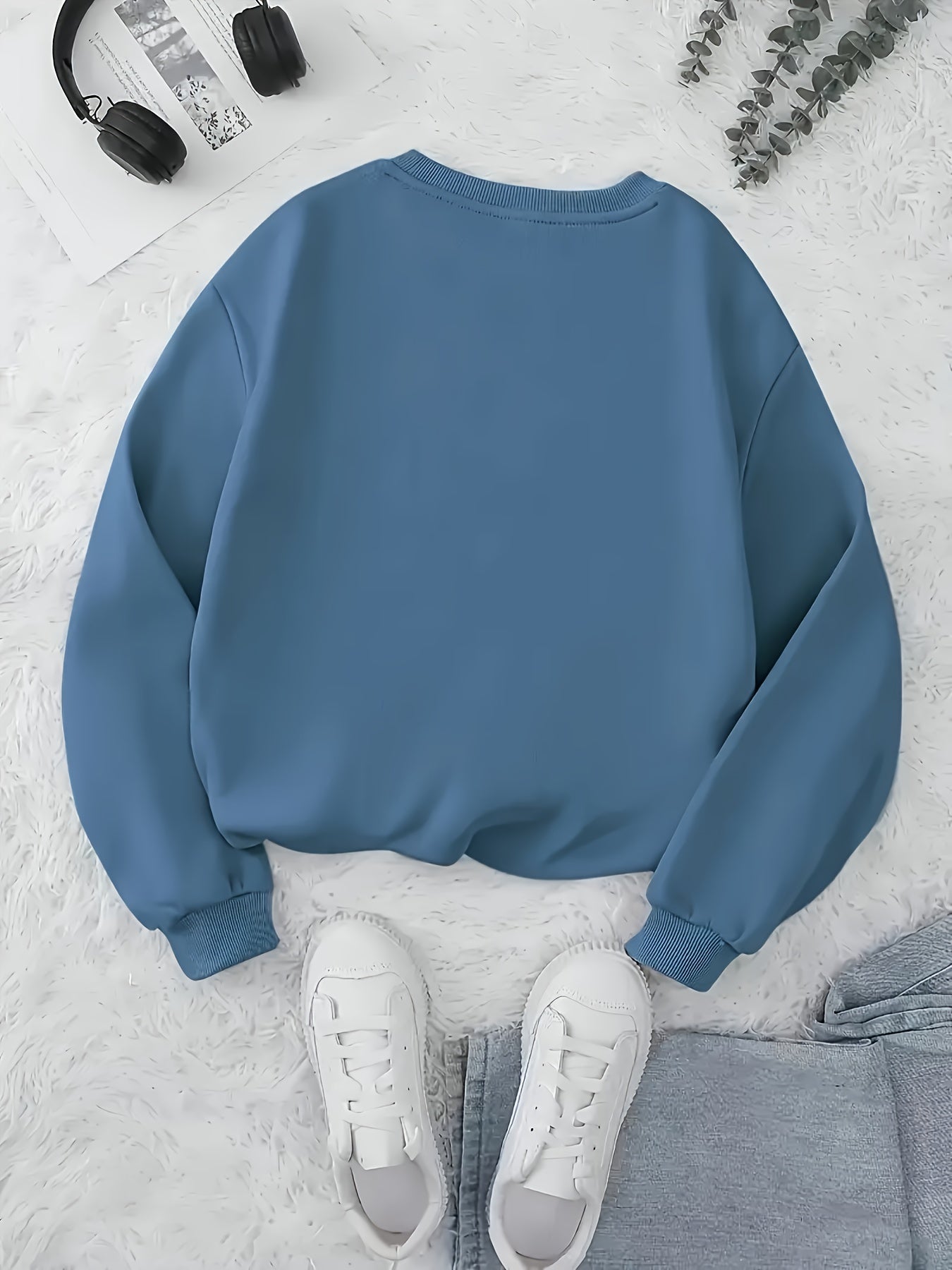 Women'S Casual Crew Neck Sweatshirt with "Calvin" Letter Print - Soft Blue, Long Sleeves, All-Season Comfort, Casual Wear|Graphic Sweatshirt|Comfortable Fit, Sweater Hoodie